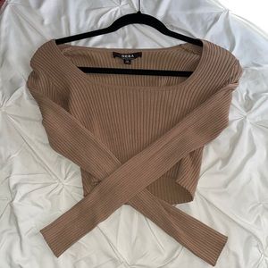 Long sleeve cropped top